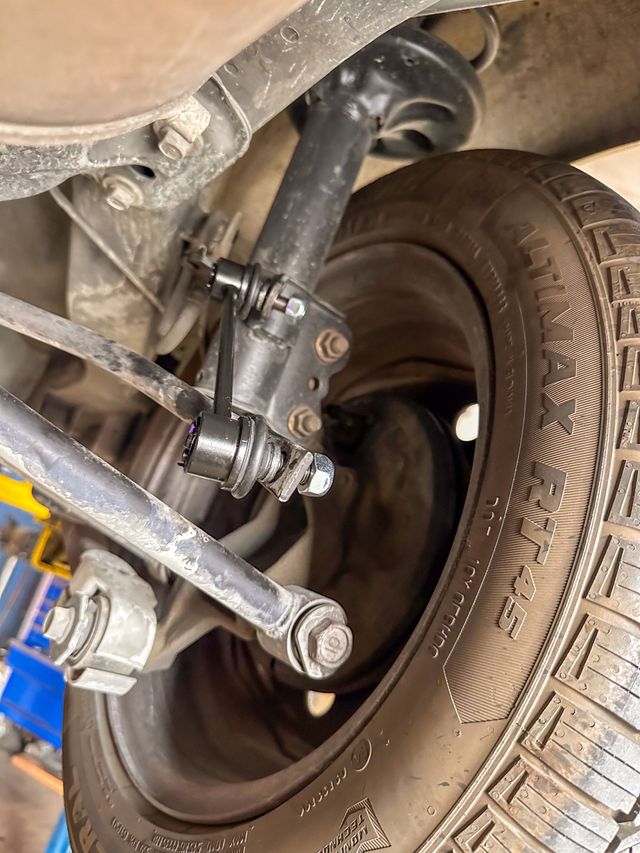 How Much Bar In Car Tire